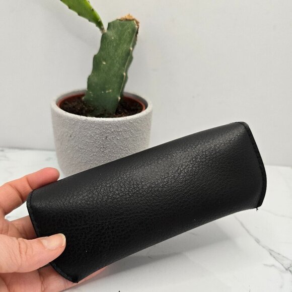 Ray-Ban | black soft leather eyeglass case | unisex - Picture 2 of 6